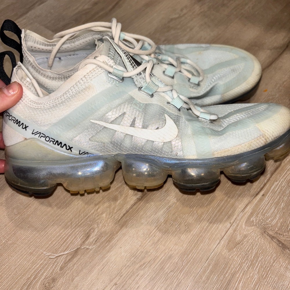 Nike VaporMax Flyknit in White and Gray